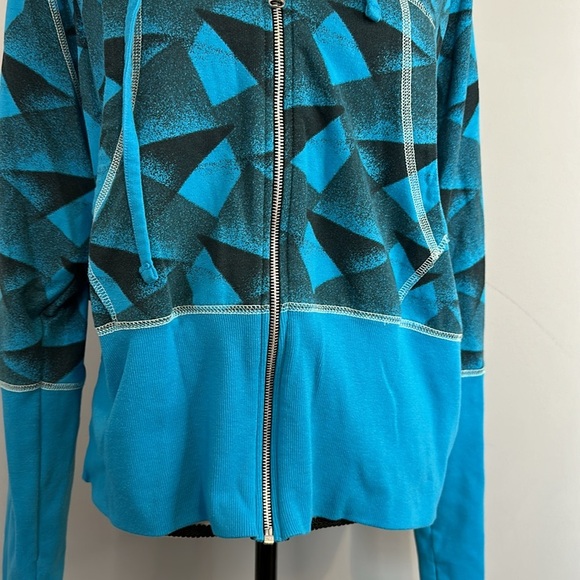 Zumba Wear Geometrical Pattern Semi Cropped Zip Exercise Workout Dance Hoodie - Picture 3 of 7